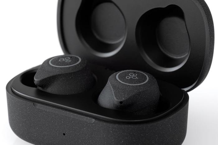 TWS08R 充電ケース(オープン)