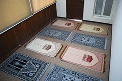 イスラム教徒向け礼拝所 内観