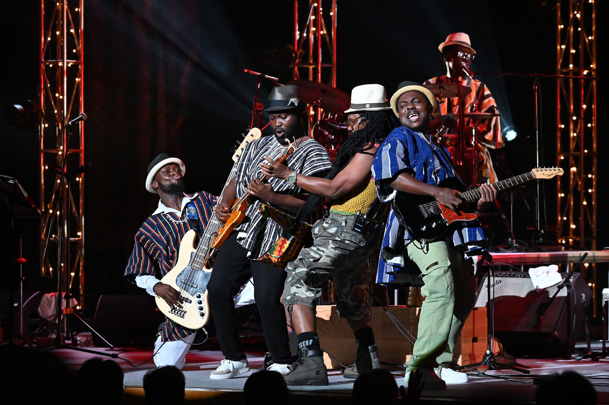 【欧州熱狂のアフリカン・ポップスが再来日！】
平和をもたらす神話の鳥「サントロフィ」が魅せる新世代ハイライフ
『サントロフィ ジャパン・ツアー』6月開催決定