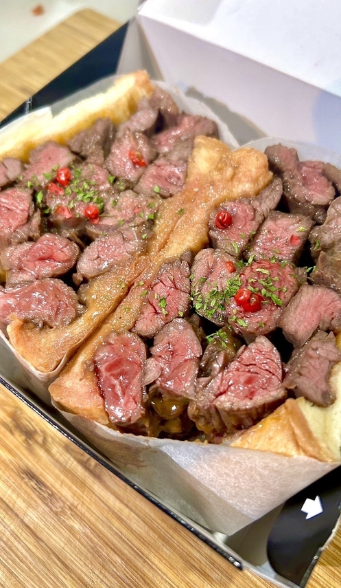 こんなにでかいサンドイッチは反則だ