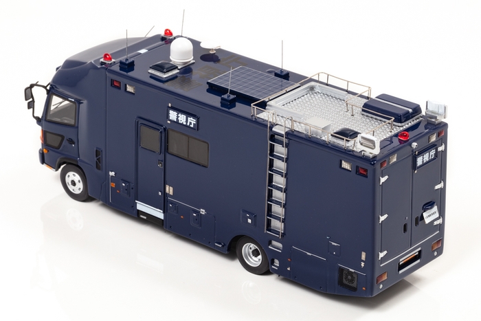 公安機動捜査隊指揮官車両:左後