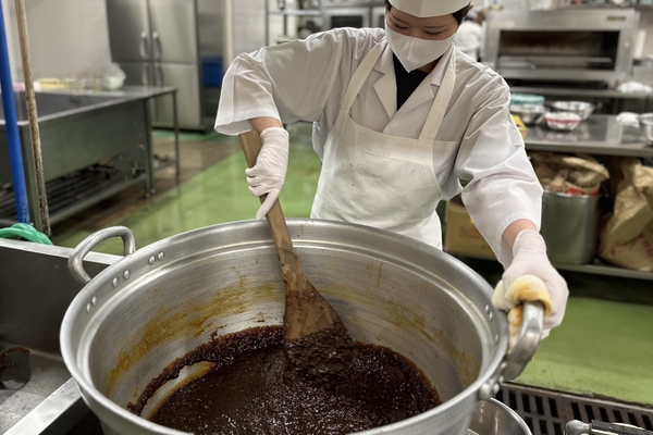 自家製南蛮味噌の仕込み(松島一の坊)