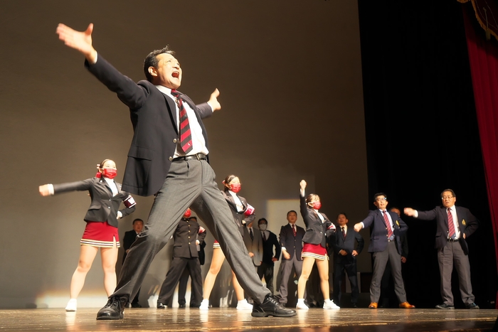 早稲田大学応援指導部OB 82年次主将のエール バックは現役の応援団