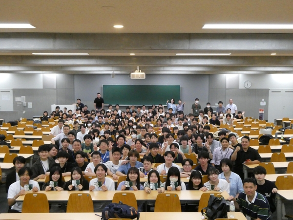 合同ゼミに参加した学生と教員の皆さん