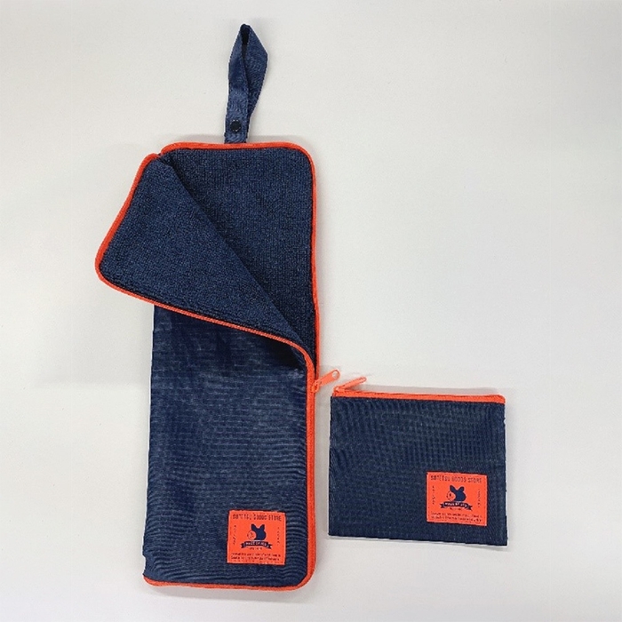 「折りたたみ傘ケース」（左）「ミニポーチ」（右）