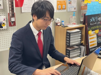 名古屋店 店長代理 井上 吉樹
