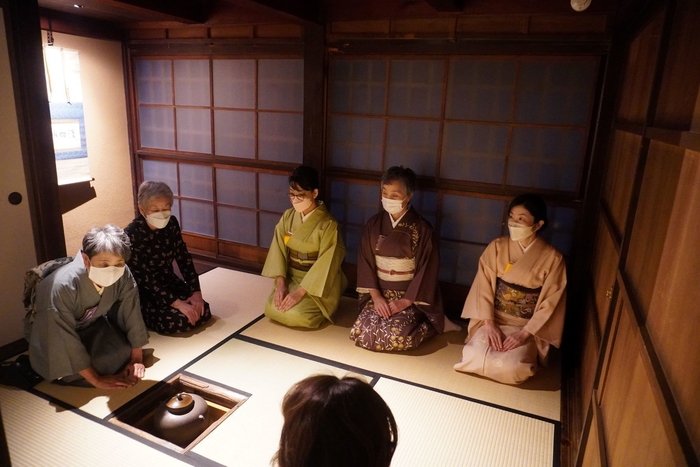 谷屋の利用 お茶事の様子