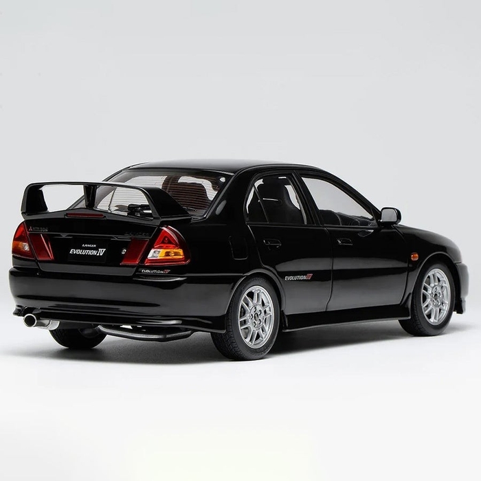 モーターヘリックス 1/18スケール M84002 三菱 Lancer Evolution IV ピレネーブラックパール