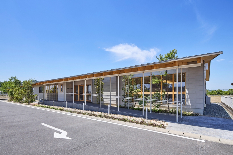 ケイミュー賞 株式会社ケンチックス 様 「晴れの国クリニック(えんさこ医院)」<岡山県倉敷市> 撮影 アマキカメラ 畑勝明