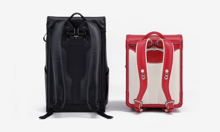 rakuru20L(左)とランドセル