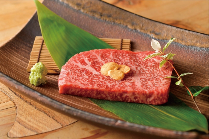 仙台牛ももステーキ。脂肪が少ない人気の赤身肉です。