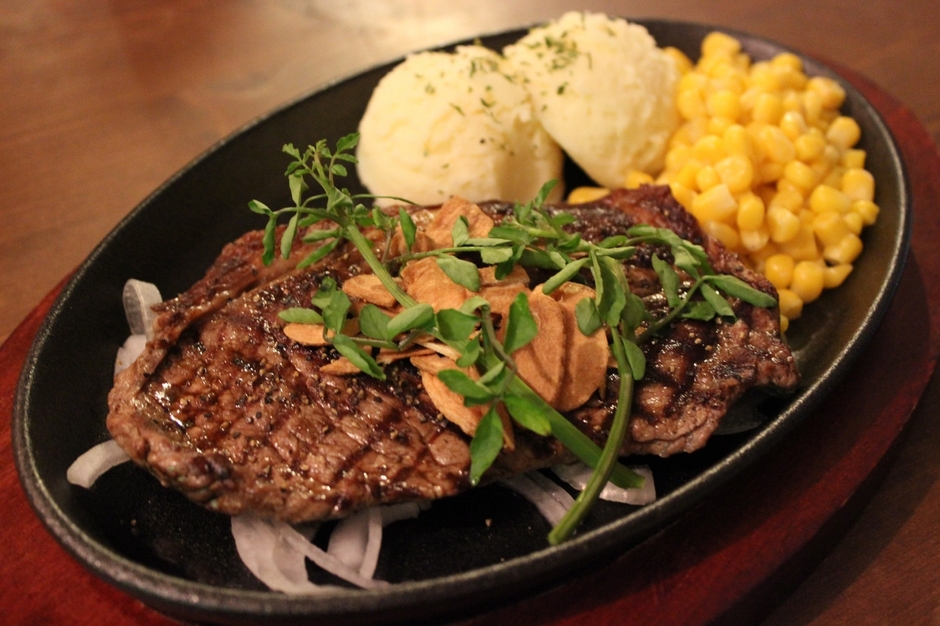 Lotta(右)(イメージ・2020年初春頃オープン予定)