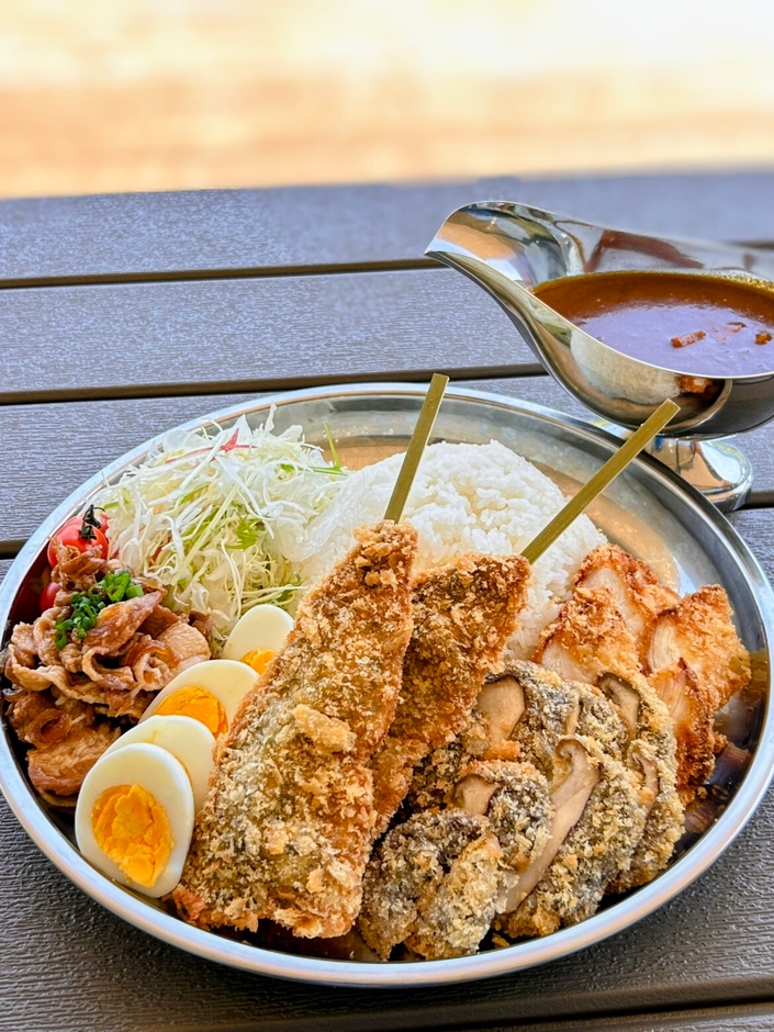 月ケ瀬の幸全部載せカツカレー