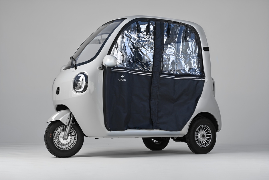 ビベルCOCOモデル　シルバーカラー　サイドカバーを下ろした様子