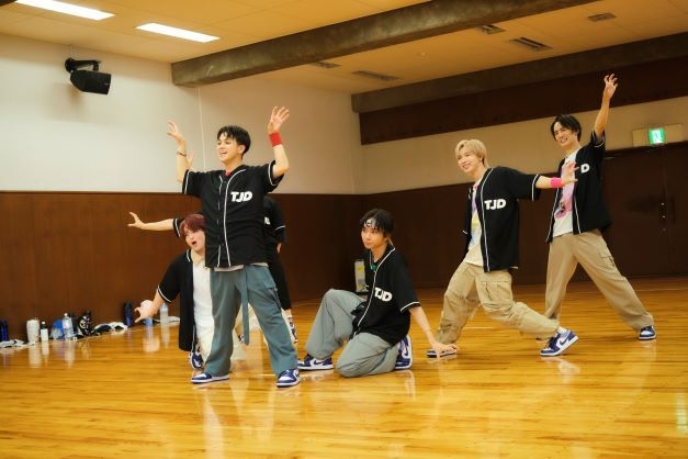 学生の前でダンスを披露!