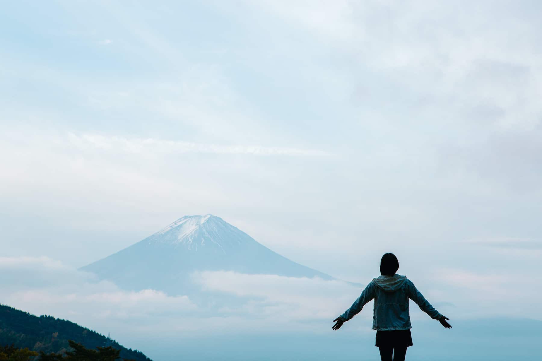 星のや富士 1日1組限定 知る人ぞ知るスポットから富士山を望む 朝の絶景トレッキング 開催 期間 21年5月1日 6月30日 Newscast