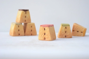 大阪、阪神梅田本店にて、とびばこの形をしたカラフルな 新作「クッキーとびばこパン」が期間限定で登場！ 同時に自店舗、オンラインストアなどで一斉発売