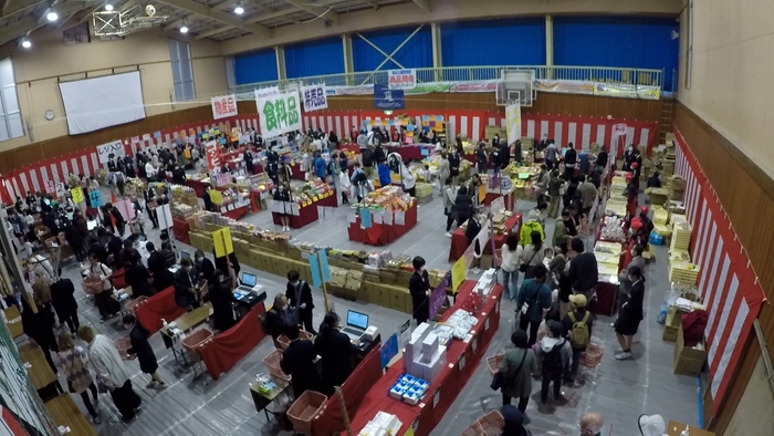 売り場は大混雑!