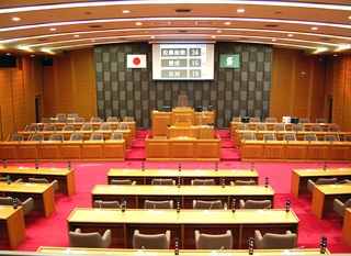 柏市議会　本会議場