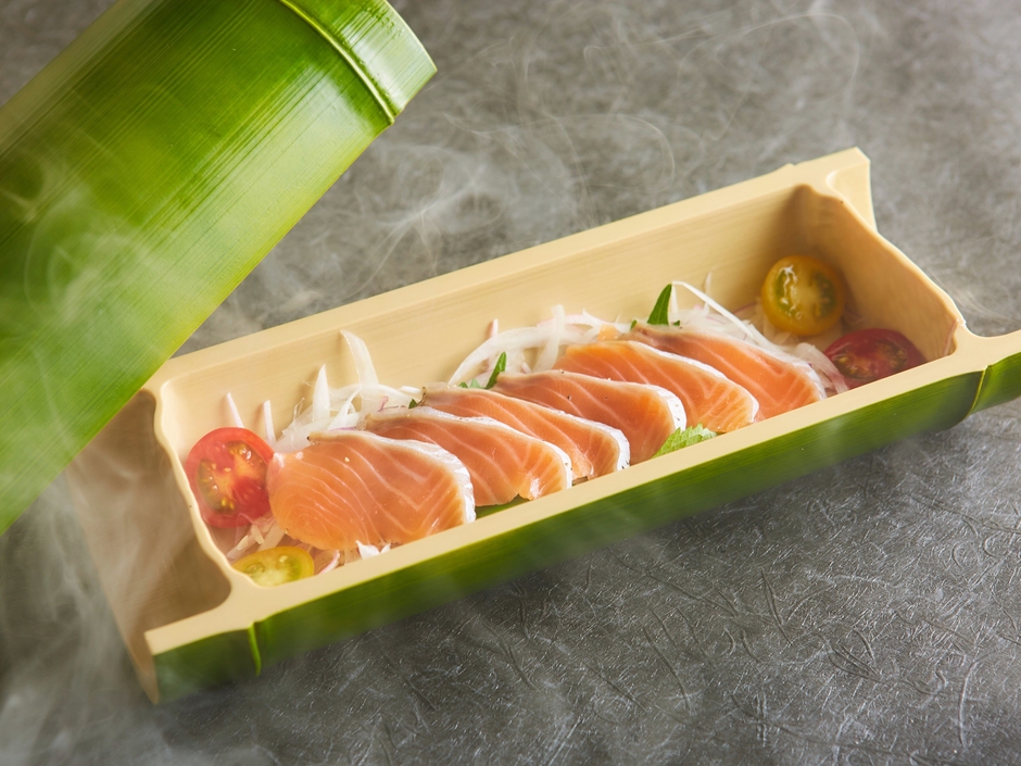 本日の熟成魚のカルパッチョ~コールドスモーク仕立て~