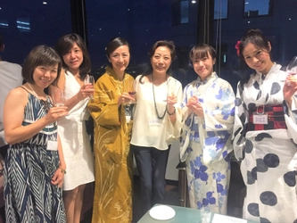 9月7日、「SAKE女の会」設立1周年記念記者会見を開催！ おもてなしに役立つ！英語で日本酒をテイスティング表現！ 外国人ゲストも参加