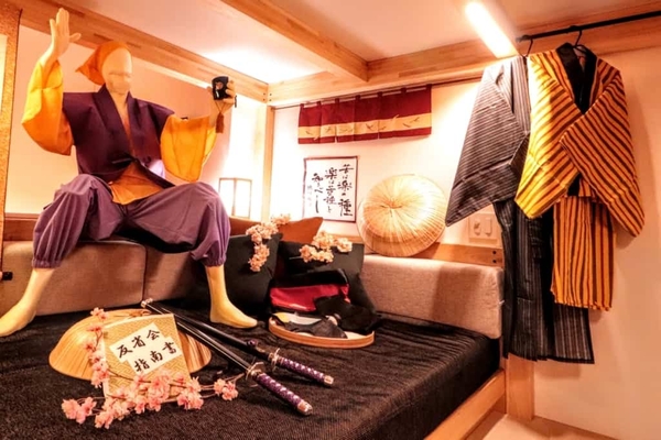 コスプレグッズ