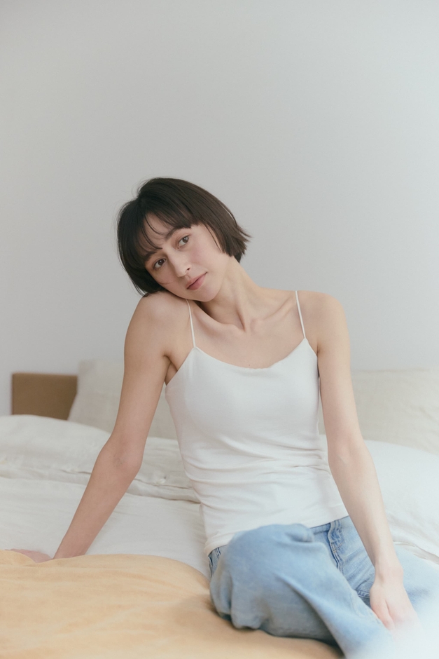 Cup In Bare Camisole2