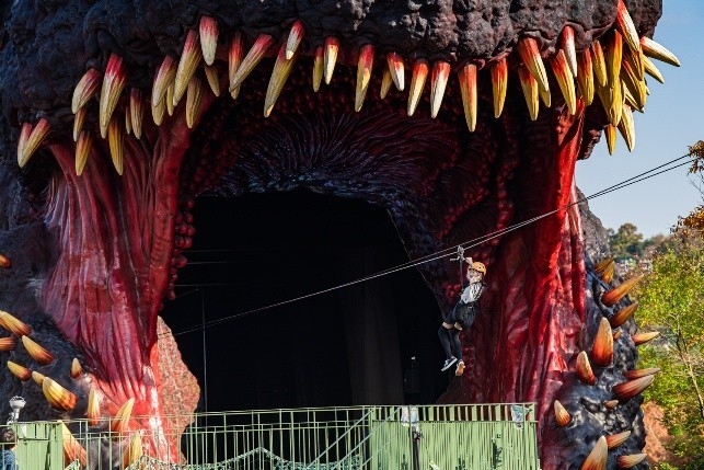 ▲活動停止中のゴジラを監視しよう！