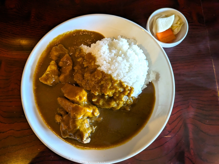 骨付き肉とお肉ゴロゴロチキンカレー&自家製! ピクルス 1000円