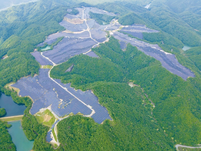 三田メガソーラー発電所全景