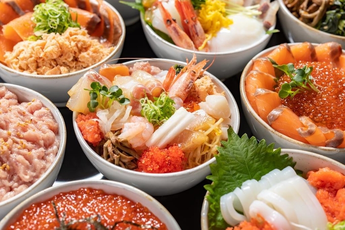 名物の朝から海鮮丼!