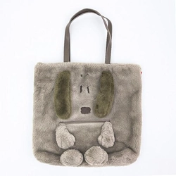 【スヌーピー冬おすすめバッグ】まるでぬいぐるみみたい！もふもふな触り心地が最高に癒されるバッグです。