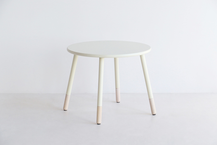 キッズテーブル