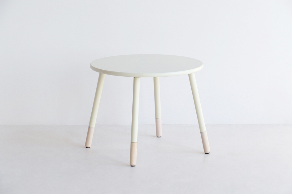 キッズテーブル