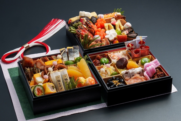 【華】三段重29,000円(早割り価格27,000円)