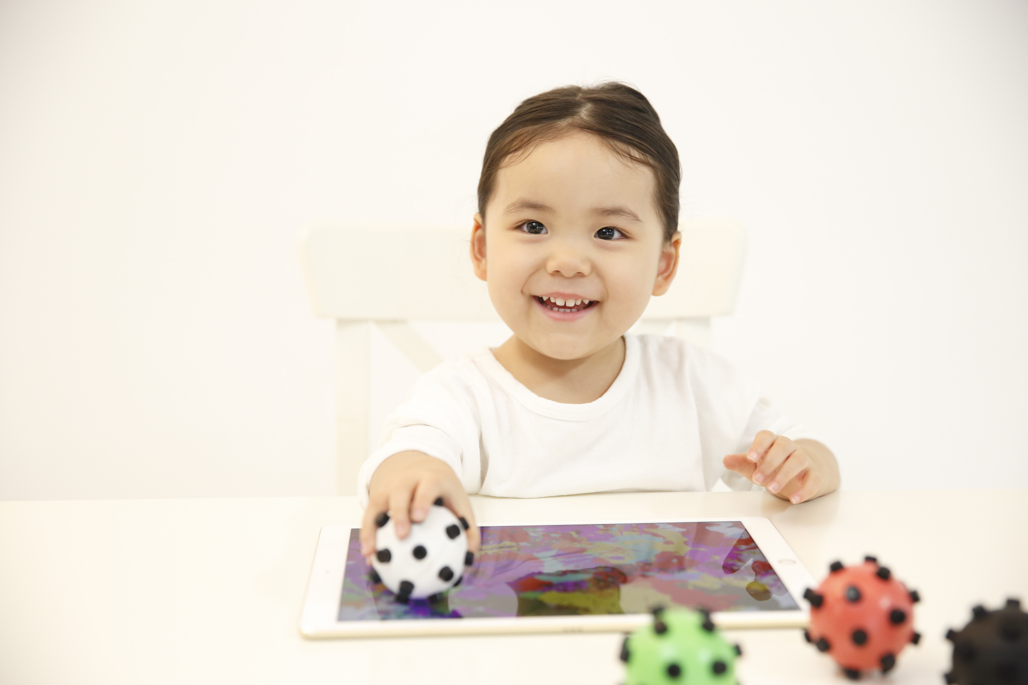 世界初の知育玩具デジコロが面白く分かりやすく紹介されました