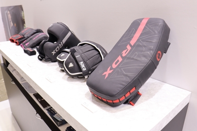 「RDX® SPORTS」KARAシリーズのミット、グローブ、ヘッドギアなど