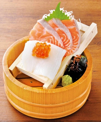 お好み刺身2種盛り(生サーモン・いか) 598円