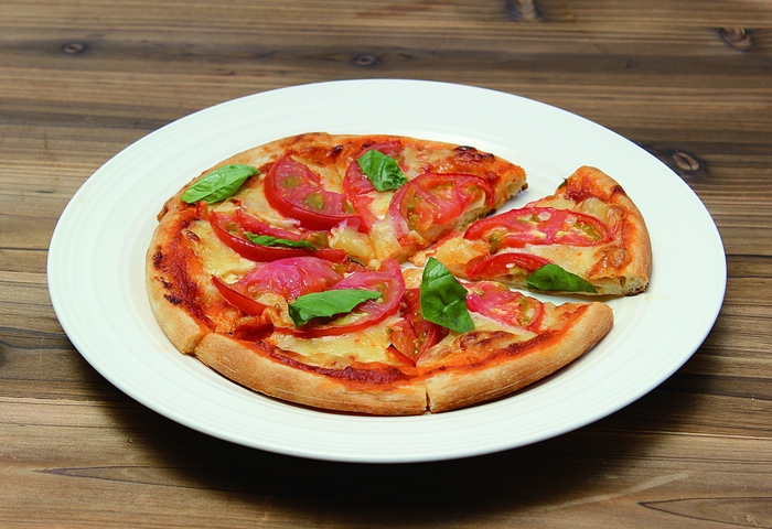 自家栽培トマトのピザ