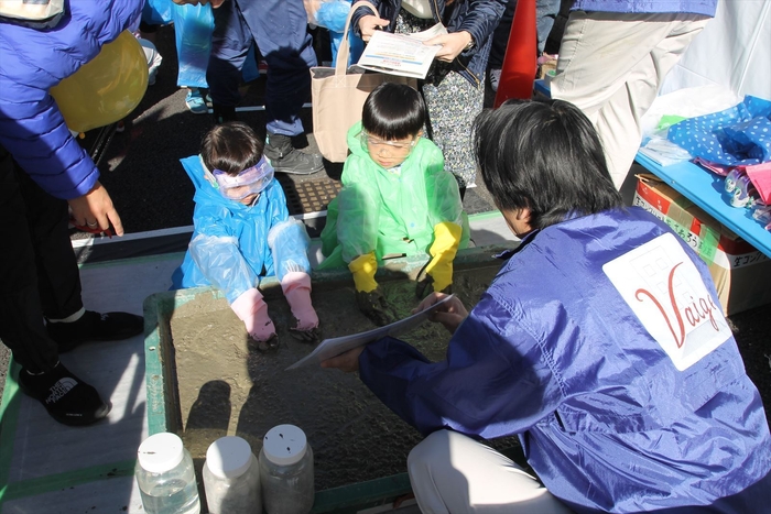 生コンクリートにさわってみよう!