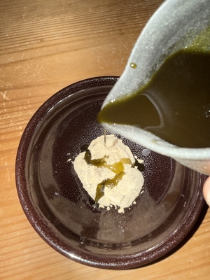 黒豆きな粉のわらび餅 抹茶黒蜜がけ
