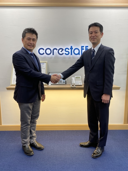 写真左:Efinix, Inc. CEO Sammy Cheung 右:コアスタッフ株式会社 代表取締役社長 戸澤 正紀