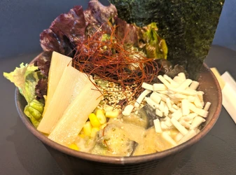 【渋谷に新オープン】グリーンカレー×麻辣湯！？ヴィーガンの常識を覆す新感覚麺料理「麺処ヴィヴィヴィヴィヴィ」が誕生！
