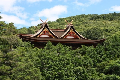 国宝本殿・拝殿