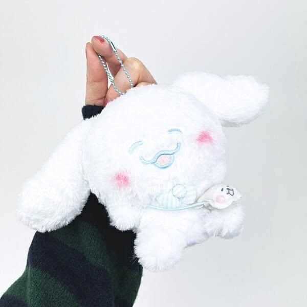 シナモンロールのぬいぐるみ