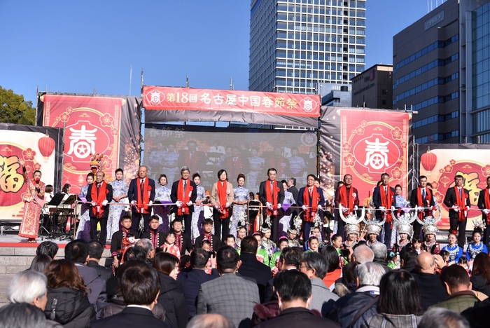 イベントテープカットの様子