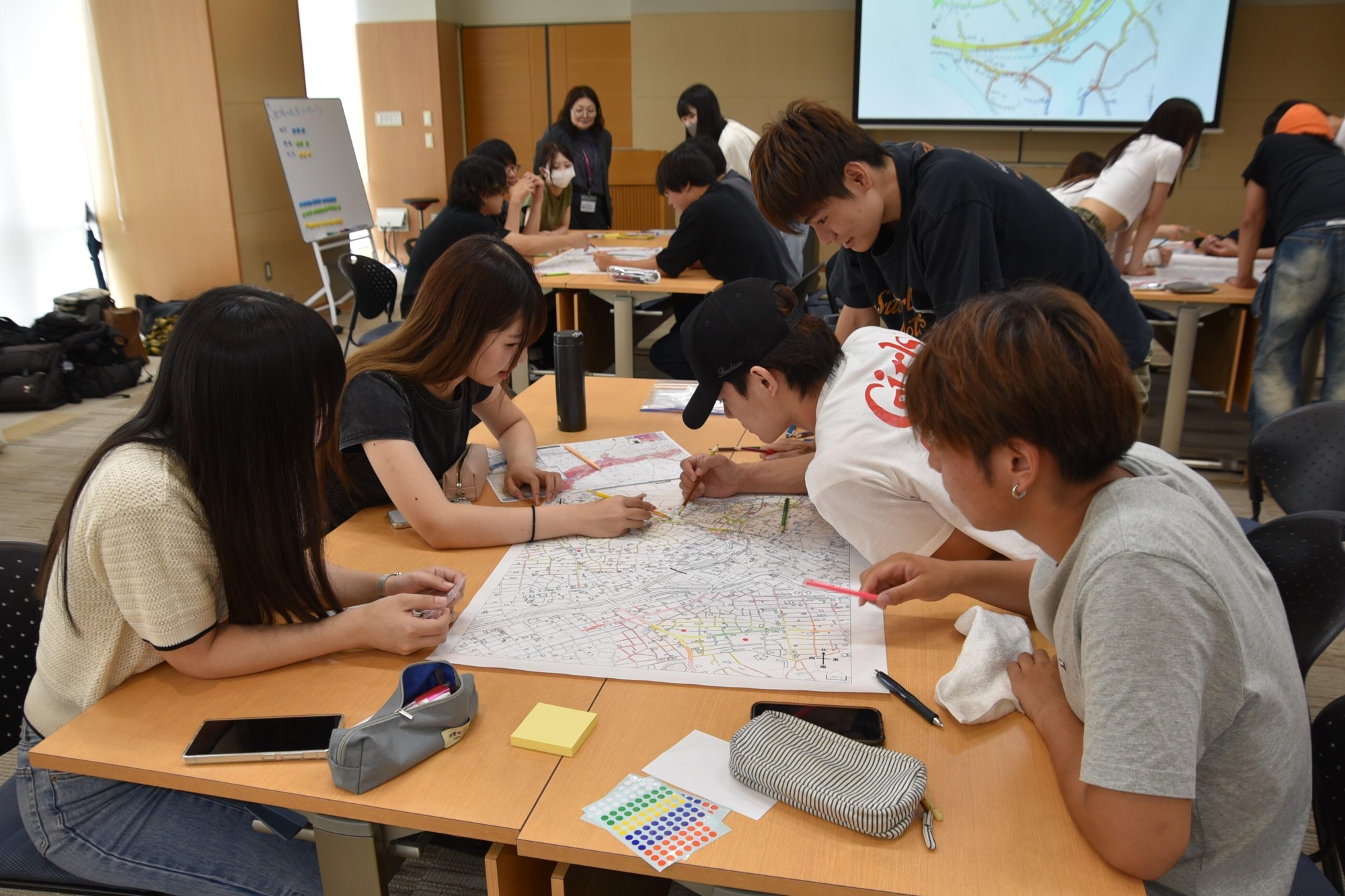 【名城大学】経営学部の相川奈美教授のゼミ生が防災カードゲーム「なまずの学校」とSOMPO流「逃げ地図」づくりを体験