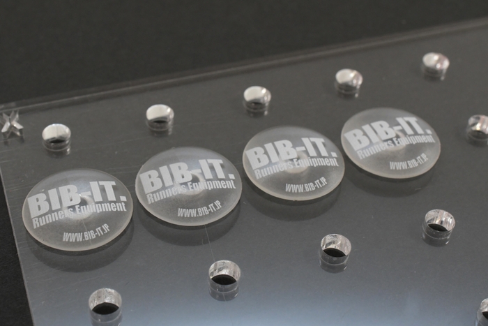 1層目にインクの透過遮蔽用のホワイトインクをプリント