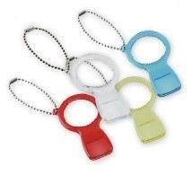 ペットボトルオープナー　129円(税抜)　製造元： 青芳製作所