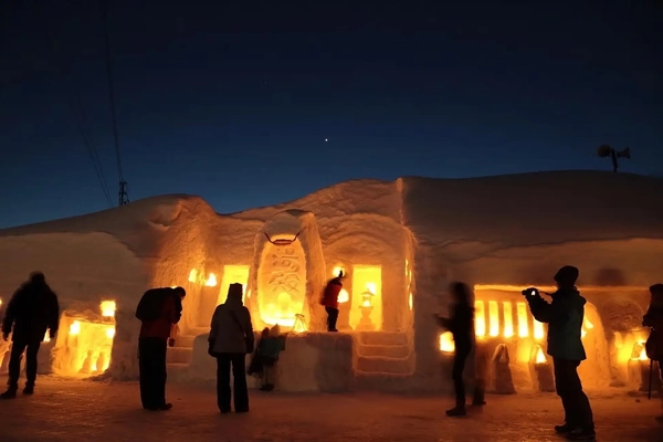 400年の宿場町、月山志津温泉の雪旅籠の灯り、 幻想的な街並みを「冬の花火」で彩ります　 月山志津温泉の雪旅籠の灯り
